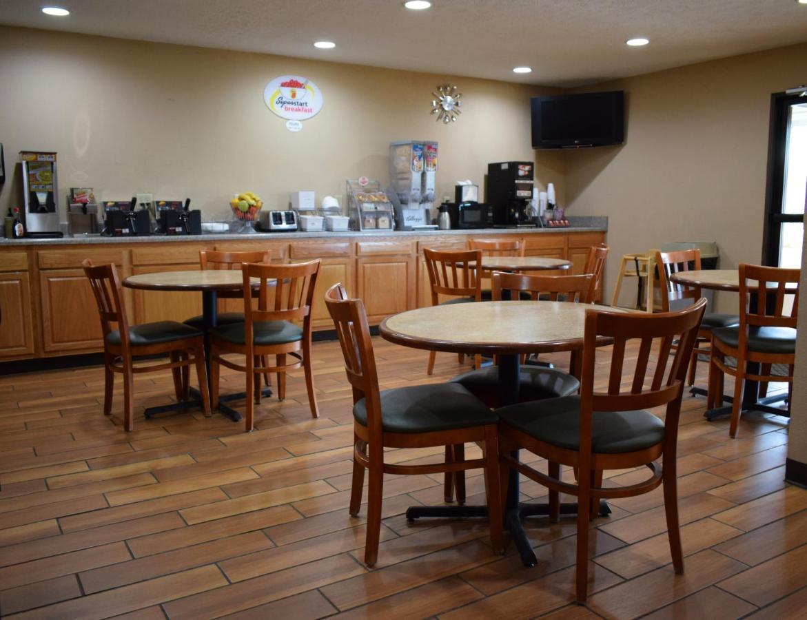Super 8 By Wyndham Fort Chiswell Wytheville Area Max Meadows Buitenkant foto