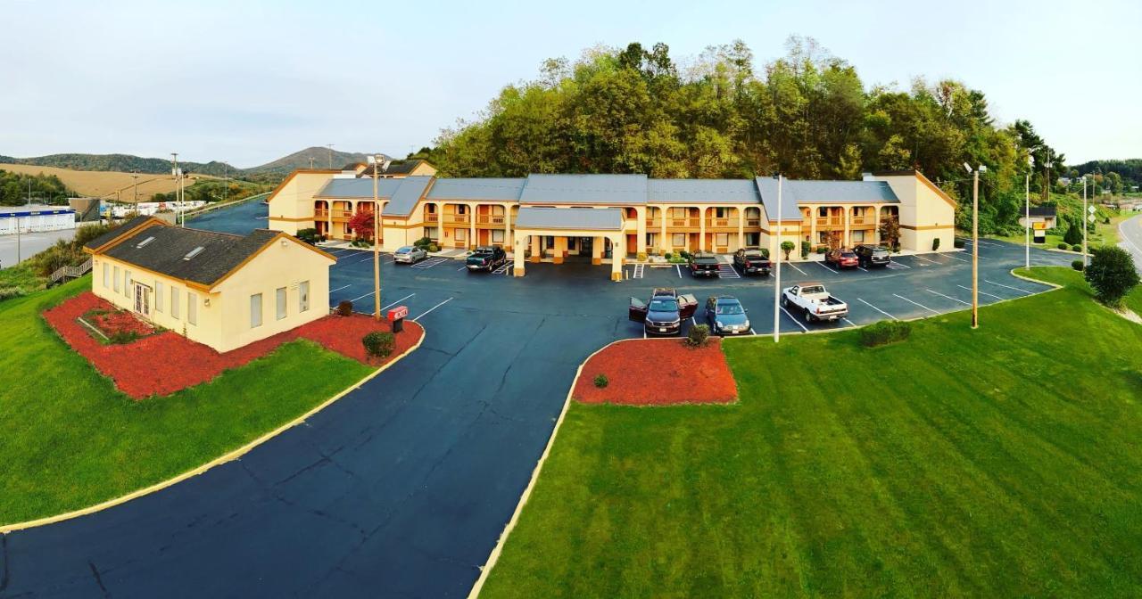 Super 8 By Wyndham Fort Chiswell Wytheville Area Max Meadows Buitenkant foto