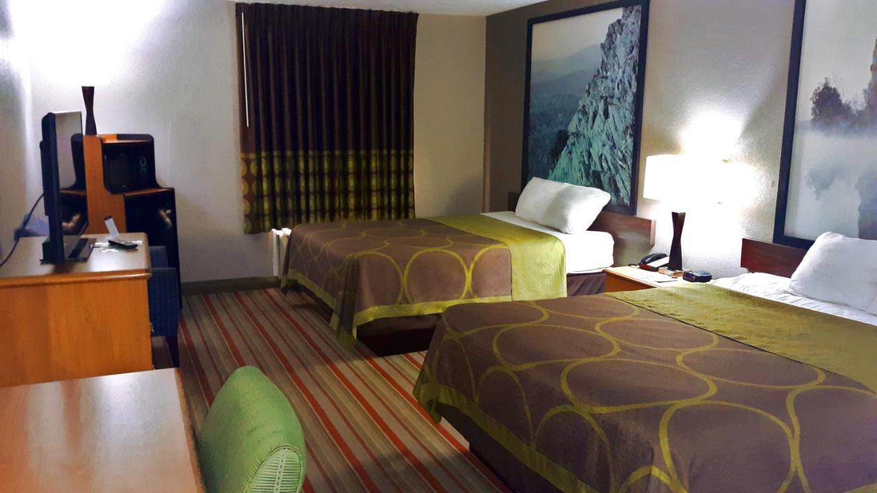 Super 8 By Wyndham Fort Chiswell Wytheville Area Max Meadows Buitenkant foto